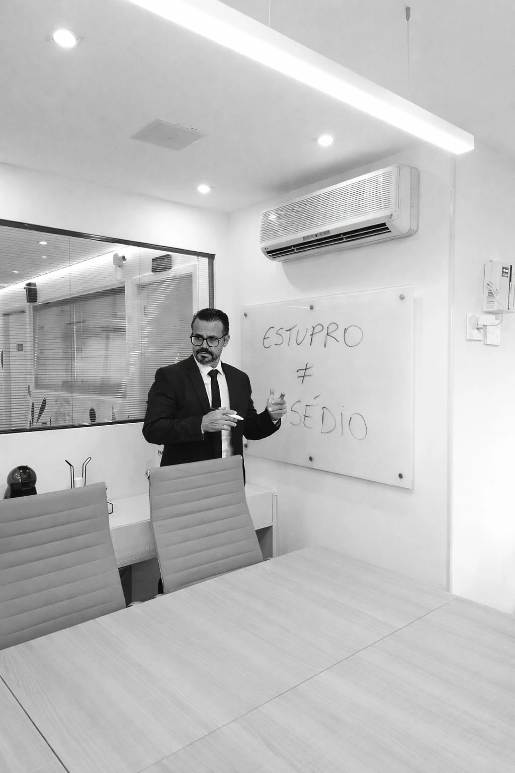 Dr. Sérgio Junior durante atividade institucional do escritório SCJ Advocacia Criminal Sexual