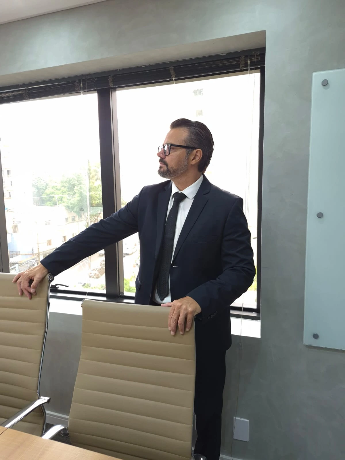 Dr. Sérgio Junior em atuação profissional - advogado criminal especialista em crime sexual